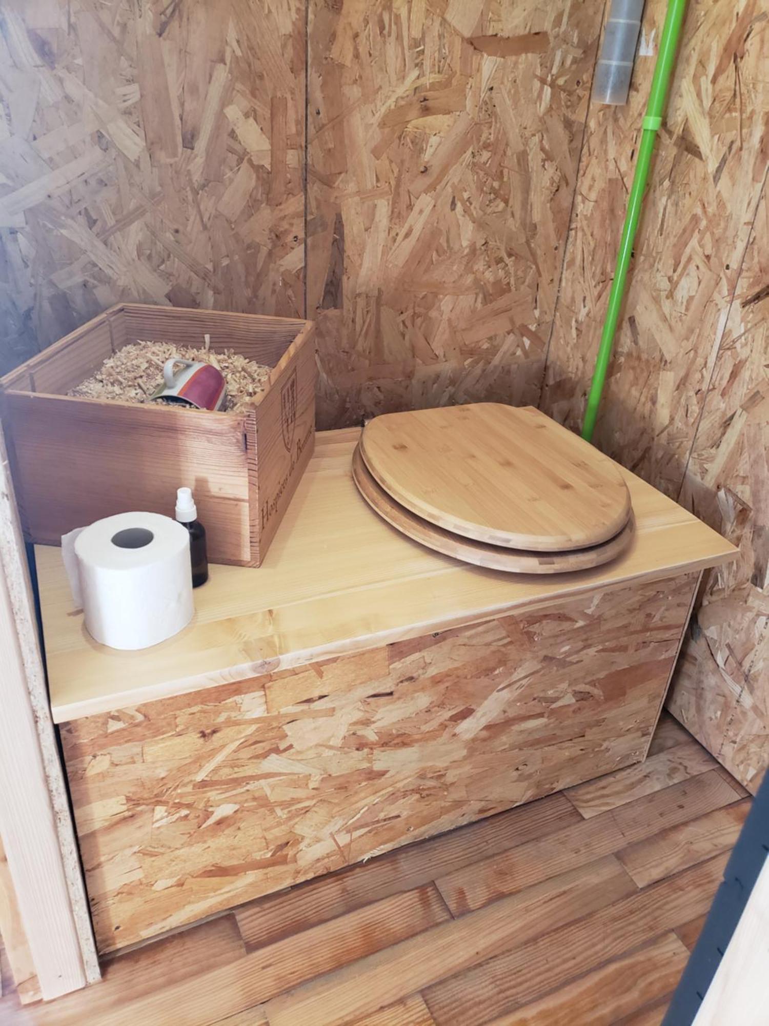 La Roulotte Tiny House Du Mond'Ideal Leval  Exterior foto