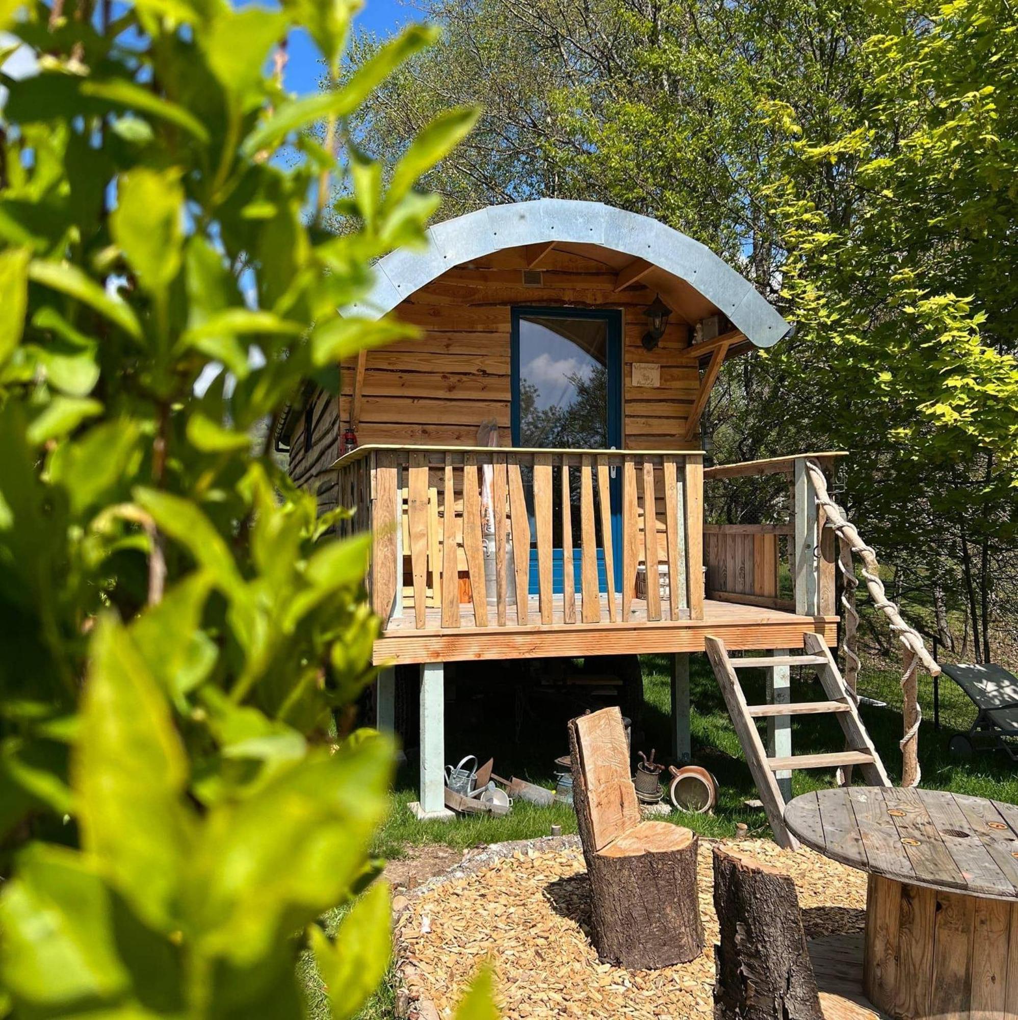 La Roulotte Tiny House Du Mond'Ideal Leval  Exterior foto